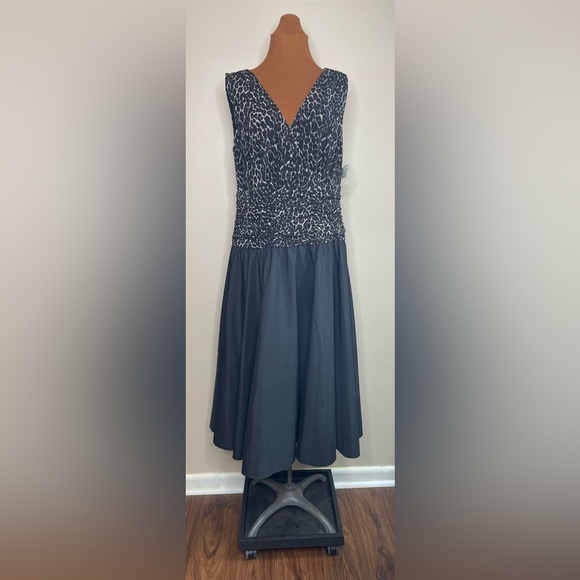 NWT Willow Glen Formal Dress Ruched Bodice Full Skirt Size 14W - Picture 1 of 11